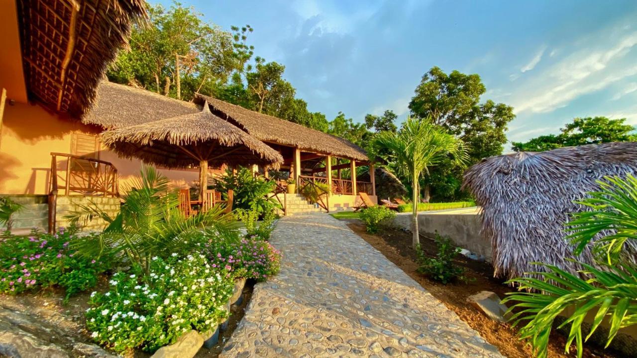 Veronika Resort Nosy Komba Ngoại thất bức ảnh